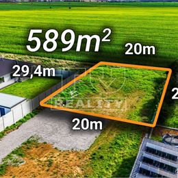 Stavebný pozemok s projektom RD, 589m2, Senica