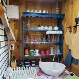 NA PREDAJ CHATKA SO VEĽKOU ZÁHRADOU V TICHEJ ZÁHRADKARSKEJ OBLASTI, 970m2, PODOLIE