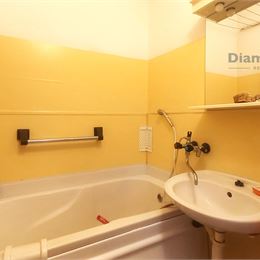 NA PREDAJ TEHLOVÝ 3 IZBOVÝ BYT S BALKÓNOM - ŠKOLSKÁ
