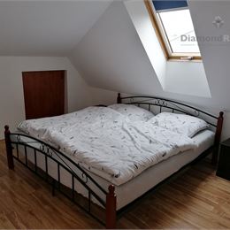 NA PREDAJ DOM S PREDAJŇOU A 3 BYTOVÝMI JEDNOTKAMI | HOLUBYHO ULICA