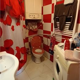Výrazná zľava! Obývateľný dom na predaj v Jelšovciach