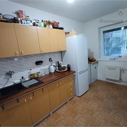 Na predaj veľkometrážny 4 izbový bezbariérový byt Nitra - Jelenecká s 30 m2 úložným priestorom