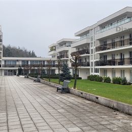 Na predaj 2-izbový byt s garážovým státím v bytovom komplexe Borovicový háj, Popradská ulica, Košice - Západ.