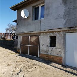 Na predaj veľký rodinný dvojdom, 22 árový pozemok, obec Olšovany, Košice okolie (15 km od Košíc).