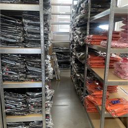 Obchodný priestor 600m2 na prenájom na Barčianskej ulici