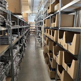 Obchodný priestor 600m2 na prenájom na Barčianskej ulici