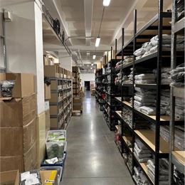Obchodný priestor 600m2 na prenájom na Barčianskej ulici