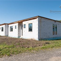 NA PREDAJ 4 IZBOVÝ RODINNÝ DOM V OBCI BELŽA | HOLODOM | POZEMOK 384m2