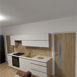 Na prenájom pekný 2 izbový byt s 2 balkónmi, Prednádražie, Trnava.