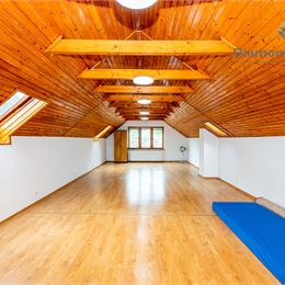 NA PREDAJ INVESTIČNÝ POZEMOK S RODINNÝM DOMOM | 2864m2 POZEMOK | BARCA