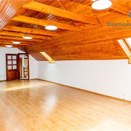 NA PREDAJ INVESTIČNÝ POZEMOK S RODINNÝM DOMOM | 2864m2 POZEMOK | BARCA