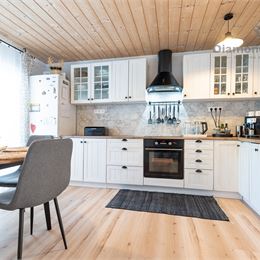 NA PREDAJ CELOROČNÁ CHATA V KRÁSNOM PROSTREDÍ | MALÁ IDA | ĎALŠÍ 591m2 POZEMOK V CENE