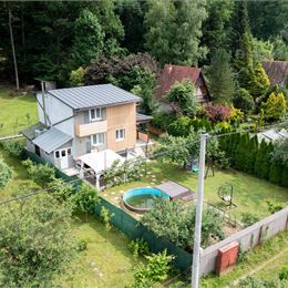 NA PREDAJ CELOROČNÁ CHATA V KRÁSNOM PROSTREDÍ | MALÁ IDA | ĎALŠÍ 591m2 POZEMOK V CENE