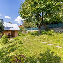 NA PREDAJ MUROVANÁ CHATA SO ZÁHRADOU | 385m² | SVINICA