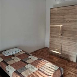 Na prenájom 2 izbový zariadený byt s balkónom, Hlohovec.