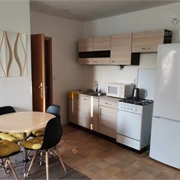 Na prenájom 2 izbový zariadený byt s balkónom, Hlohovec.