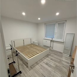Na prenájom 4 izbový byt s balkónom, V. Clementisa, Trnava.