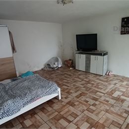 Na predaj rodinný dom Jelšovce plus tri apartmány