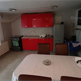 Na predaj rodinný dom Jelšovce plus tri apartmány