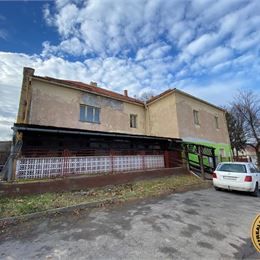 REZERVOVANÝ Kaštieľ na predaj 1757 m2 Sebechleby