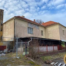 REZERVOVANÝ Kaštieľ na predaj 1757 m2 Sebechleby