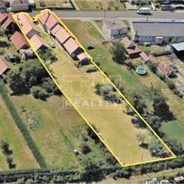 NA PREDAJ RODINNÝ DOM S VEĽKÝM POZEMKOM 2328 m2 NADLICE okr. PARTIZÁNSKE.