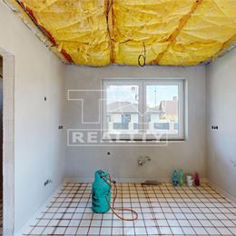 4i rodinné domy s garážou v Mojmírovciach v novej štvrti, výborná lokalita, 131,5 m2
