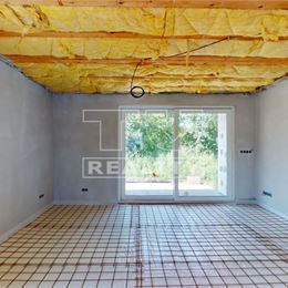 4i rodinné domy s garážou v Mojmírovciach v novej štvrti, výborná lokalita, 131,5 m2