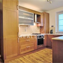  priestranný 3 izbový BYT s dvoma balkónmi, SVÄTÝ JUR, 75,83 m2