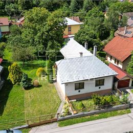 RODINNÝ DOM v obci Turie s pozemkom o rozlohe 1519 m2 + 2 samostatné stavby