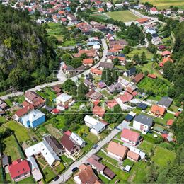 RODINNÝ DOM v obci Turie s pozemkom o rozlohe 1519 m2 + 2 samostatné stavby