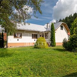 RODINNÝ DOM v obci Turie s pozemkom o rozlohe 1519 m2 + 2 samostatné stavby