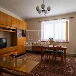 RODINNÝ DOM v obci Turie s pozemkom o rozlohe 1519 m2 + 2 samostatné stavby