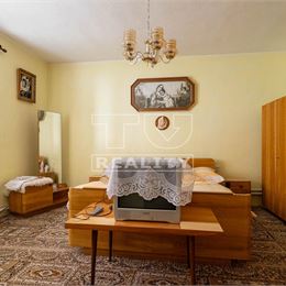 RODINNÝ DOM v obci Turie s pozemkom o rozlohe 1519 m2 + 2 samostatné stavby