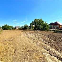 Na predaj pozemok 1630 m2 Blesovce okr. Topoľčany
