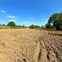 Na predaj pozemok 1630 m2 Blesovce okr. Topoľčany