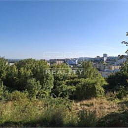 Stavebný 10 árový pozemok s čarovným výhľadom, na stavbu rodinného domu v prírodnej lokalite Bratislava