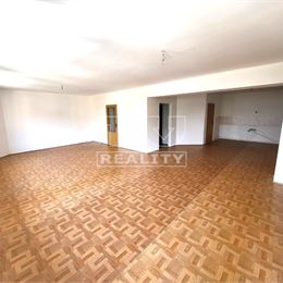 VEĽKOMETRÁŽNY NEBYTOVÝ PRIESTOR VYUŹIVANÝ AKO 4i BYT, CENTRUM, 118m²