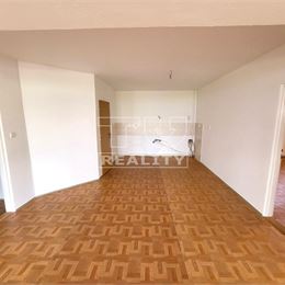 VEĽKOMETRÁŽNY NEBYTOVÝ PRIESTOR VYUŹIVANÝ AKO 4i BYT, CENTRUM, 118m²