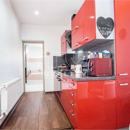 3-izbový rodinný dom s terasou blízko centra, Dvory nad Žitavou, 525m2