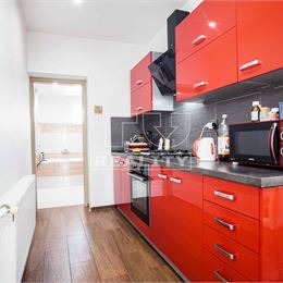 3-izbový rodinný dom s terasou blízko centra, Dvory nad Žitavou, 525m2
