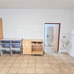 Na predaj zaujímavá nehnuteľnosť-Dva domy za cenu jedného v obci Krušovce, 732 m2
