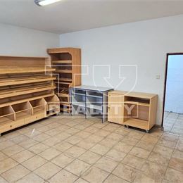 Na predaj zaujímavá nehnuteľnosť-Dva domy za cenu jedného v obci Krušovce, 732 m2