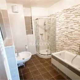 Tehlový 2-izbový byt s 2 balkónmi na ul. Andovská, Nové Zámky, 62,02m2