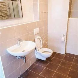 Tehlový 2-izbový byt s 2 balkónmi na ul. Andovská, Nové Zámky, 62,02m2