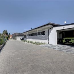 Na predaj krásny 5i rodinný dom, novostavbu (1r), na ulici Trstínska v Záhorskej Bystrici (600m2/ ÚP 210m2).