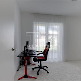 Na predaj krásny 5i rodinný dom, novostavbu (1r), na ulici Trstínska v Záhorskej Bystrici (600m2/ ÚP 210m2).