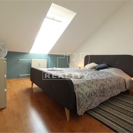 EXKLUZÍVNA PONUKA! DVOJPODLAŽNÝ BYT S KRBOM A PARKOVACÍM MIESTOM V SUTERÉNE V CENTRE- POPRAD-TATRY