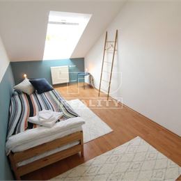 EXKLUZÍVNA PONUKA! DVOJPODLAŽNÝ BYT S KRBOM A PARKOVACÍM MIESTOM V SUTERÉNE V CENTRE- POPRAD-TATRY