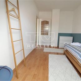 EXKLUZÍVNA PONUKA! DVOJPODLAŽNÝ BYT S KRBOM A PARKOVACÍM MIESTOM V SUTERÉNE V CENTRE- POPRAD-TATRY